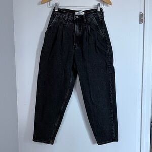 Abercrombie & Fitch The ‘80s Mom Jean